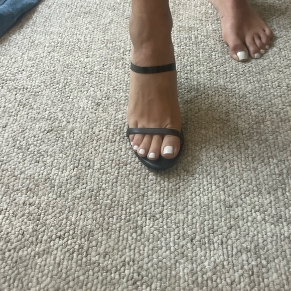 Raye heel. Size 7.5. Worn barely once. - Picture 3 of 7